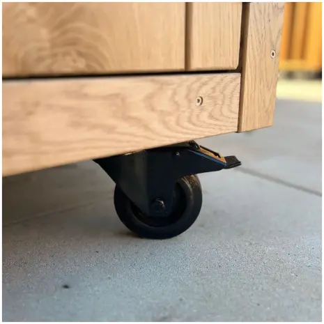 detail wielen buitenkeuken eiken