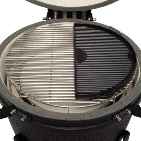 The Bastard Cast Iron Half Moon Grill Large op kamado