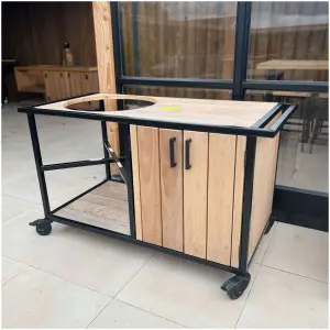 Buitenkeuken op wielen eucalyptus showmodel