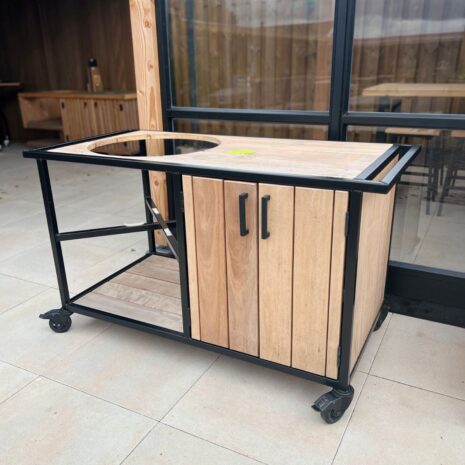 Buitenkeuken op wielen eucalyptus showmodel