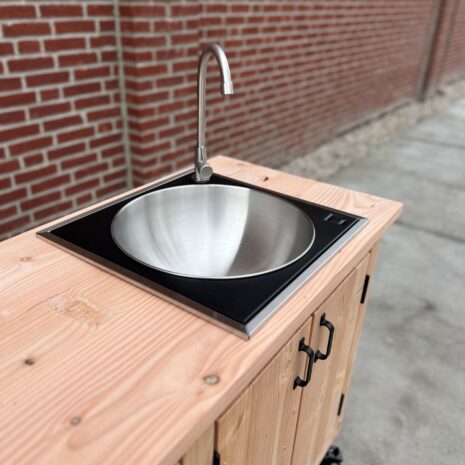 Douglas Tuinkast met spoelbak en kraan OneQ wet inbouwset