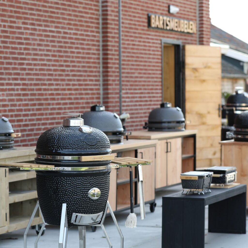 Showtuin kamados Showtuin kamado's Bartsmeubelen