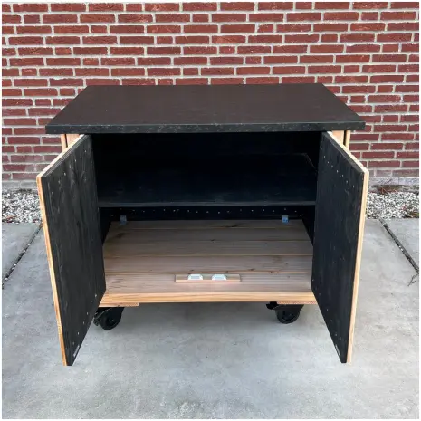 opbergruimte Douglas kamado tafel met zwart gebrand granieten blad