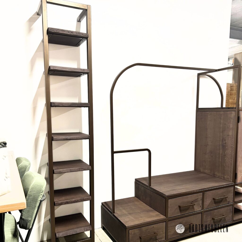 wandkast koper staal en eiken en garderobekast eiken koper staal