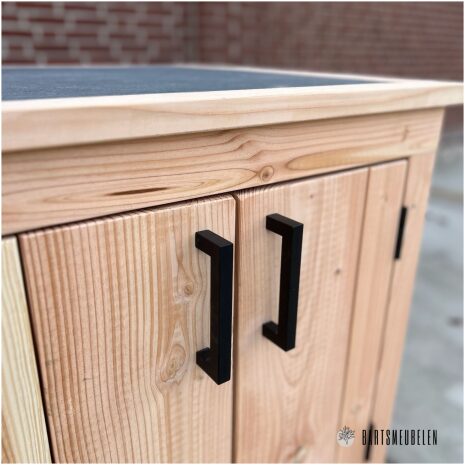 Buitenkeuken opbergkast met tegel 150 cm zwarte handgrepen