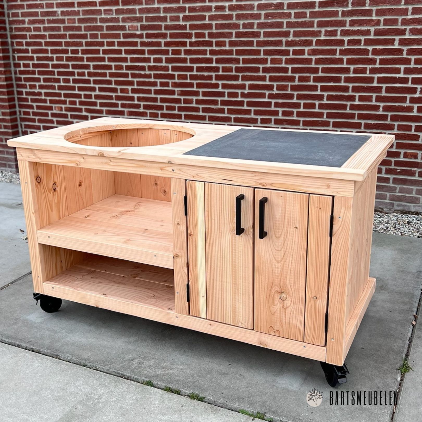 Buitenkeuken opbergkast met tegel 150 cm Buitenkeuken opbergkast met tegel 150 cm