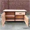 Douglas tuinkast met stalen frame en opbergruimte Douglas tuinkast met stalen frame en opbergruimte