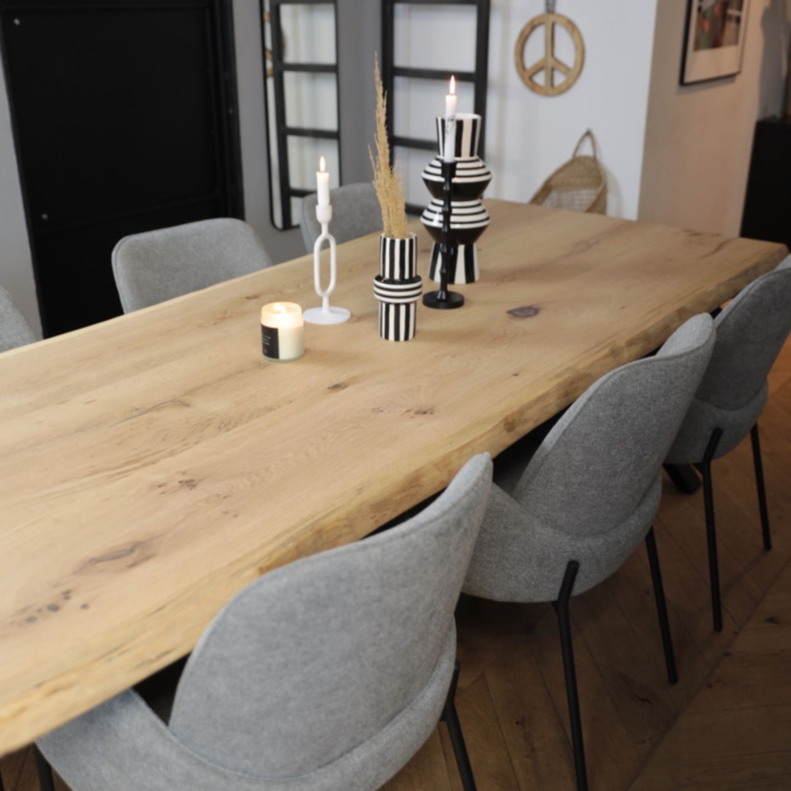 Boomstamtafel met M poot Milo blad details Boomstamtafel met M-poot Milo blad details