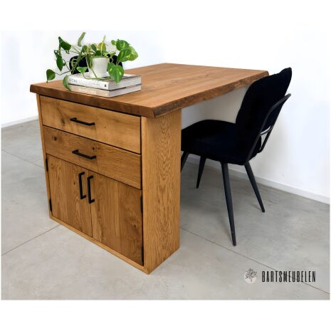 Eiken boomstam eettafel met ladekast Oslo Eiken boomstam eettafel met ladekast Oslo