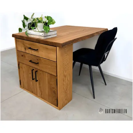 Eiken boomstam eettafel met ladekast Oslo