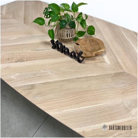 Eiken eettafel deens ovaal met hongaarse punt Ella blad details