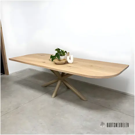 Eiken tafel met rond en rechte randen Jade