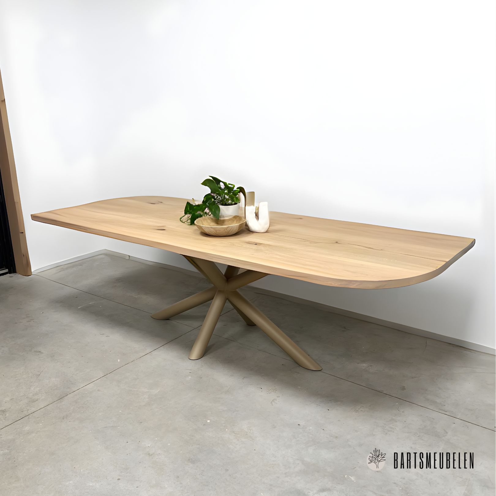 Eiken tafel met rond en rechte randen Jade Eiken tafel met rond en rechte randen Jade