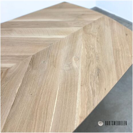 Eikenhouten eettafel deens ovaal met hongaarse punt Ella blad details