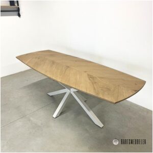 eettafel deens ovaal met hongaarse punt Beau