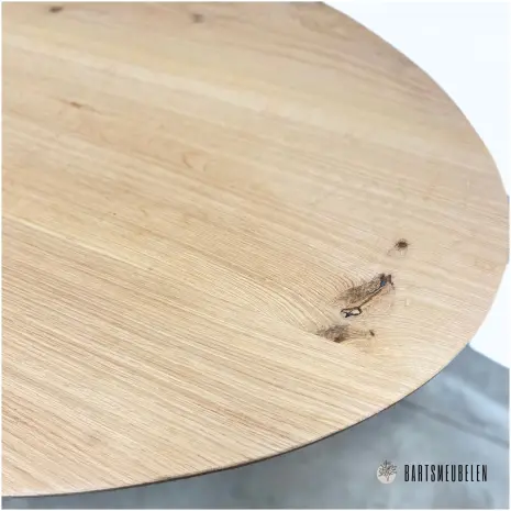eettafel eiken ovaal met verjongde rand Oliver blad details