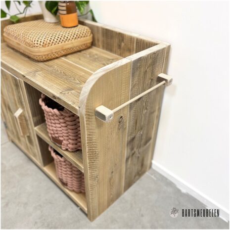 poppencommode hout met opbergruimte Lily