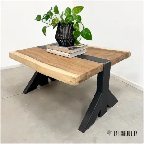 Suar boomstam salontafel met staal en Y poot (J)