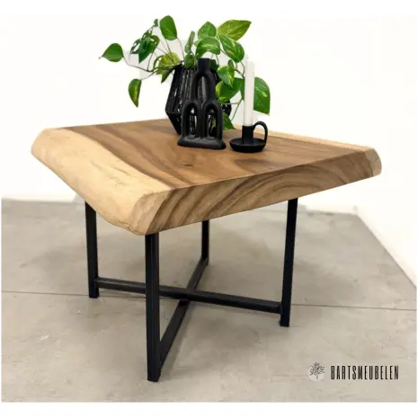 Suar houten salontafel met stalen onderstel (K)