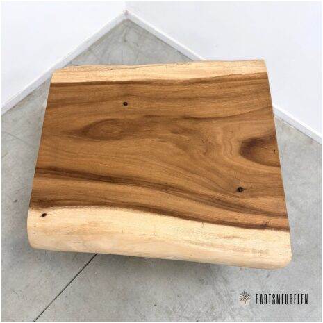 Suar salontafel met blad details en stalen onderstel