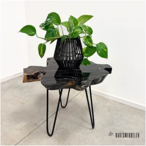 Teak tafeltje met Epoxy en stalen poten (G)