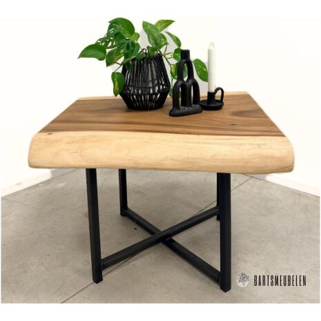 suar salontafel met dik blad en metalen onderstel (K)