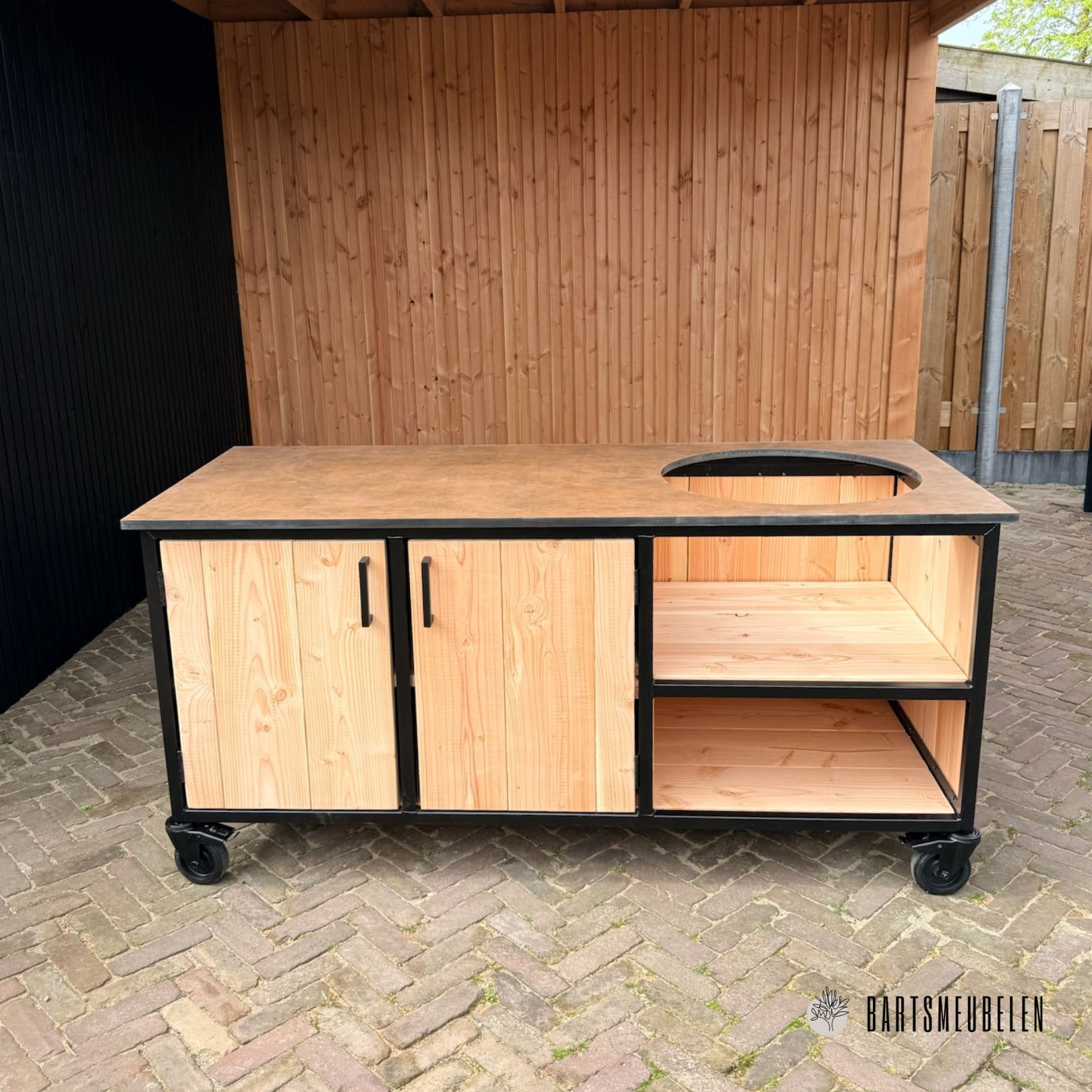 Buitenkeuken 180 cm met HPL koper blad en dubbele kast Buitenkeuken 180 cm met HPL koper blad en dubbele kast