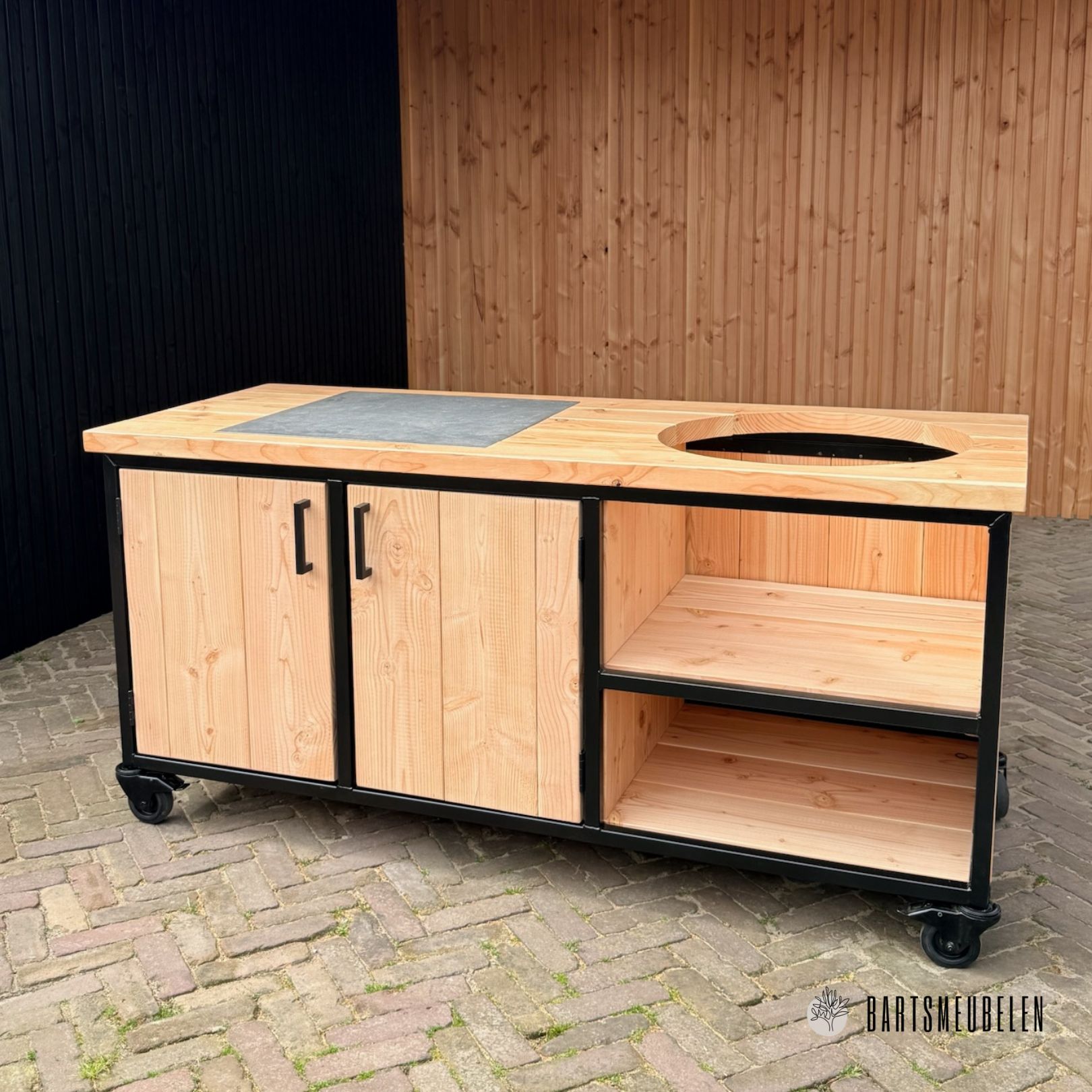 Buitenkeuken Douglas en staal met opbergkast en tegel 180 cm Buitenkeuken Douglas en staal met opbergkast en tegel 180 cm