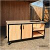 Buitenkeuken met HPL taupe blad en extra werkruimte