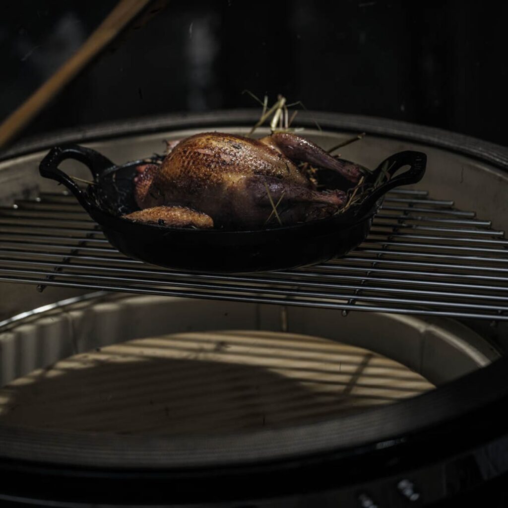 Yakiniku grillen met indirecte hitte Yakiniku grillen met indirecte hitte