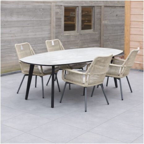 Ovale HPL tuintafel beige met 4 beige tuinstoelen Ovale HPL tuintafel beige met 4 beige tuinstoelen